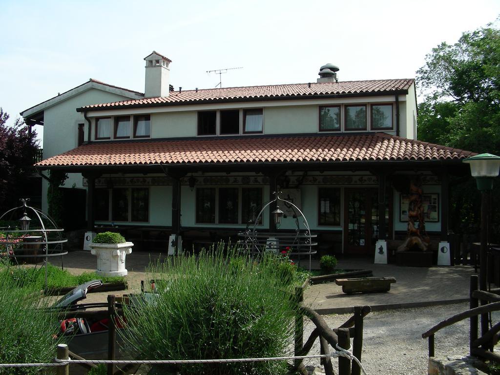 Agriturismo Mezzaluna Malchina ภายนอก รูปภาพ