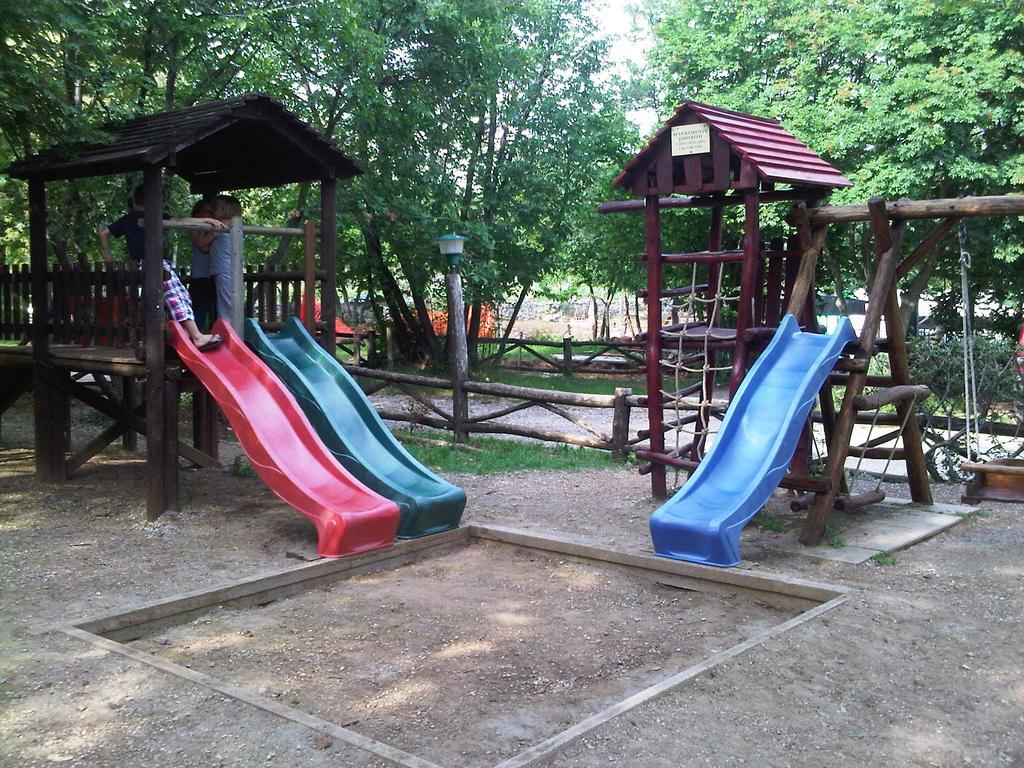Agriturismo Mezzaluna Malchina ภายนอก รูปภาพ