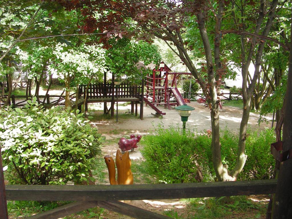 Agriturismo Mezzaluna Malchina ภายนอก รูปภาพ