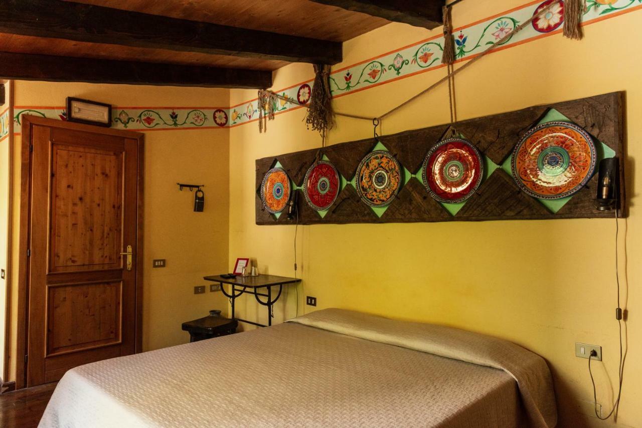 Agriturismo Mezzaluna Malchina ภายนอก รูปภาพ